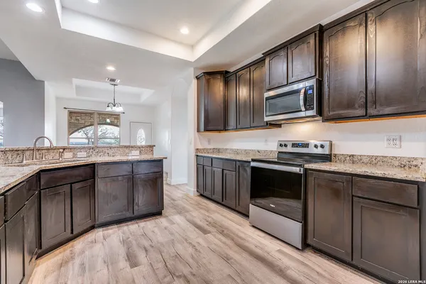 $545,000 | 470 Blue Quail, Lytle, TX 78052