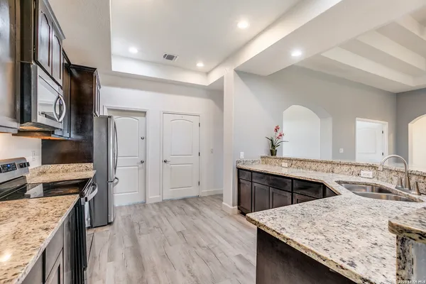 $545,000 | 470 Blue Quail, Lytle, TX 78052