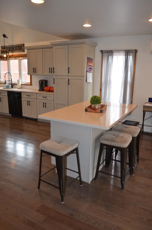 164 Acushnet Road Mattapoisett, MA 02739 - Photo 8 of 40 Gallery Image 8
