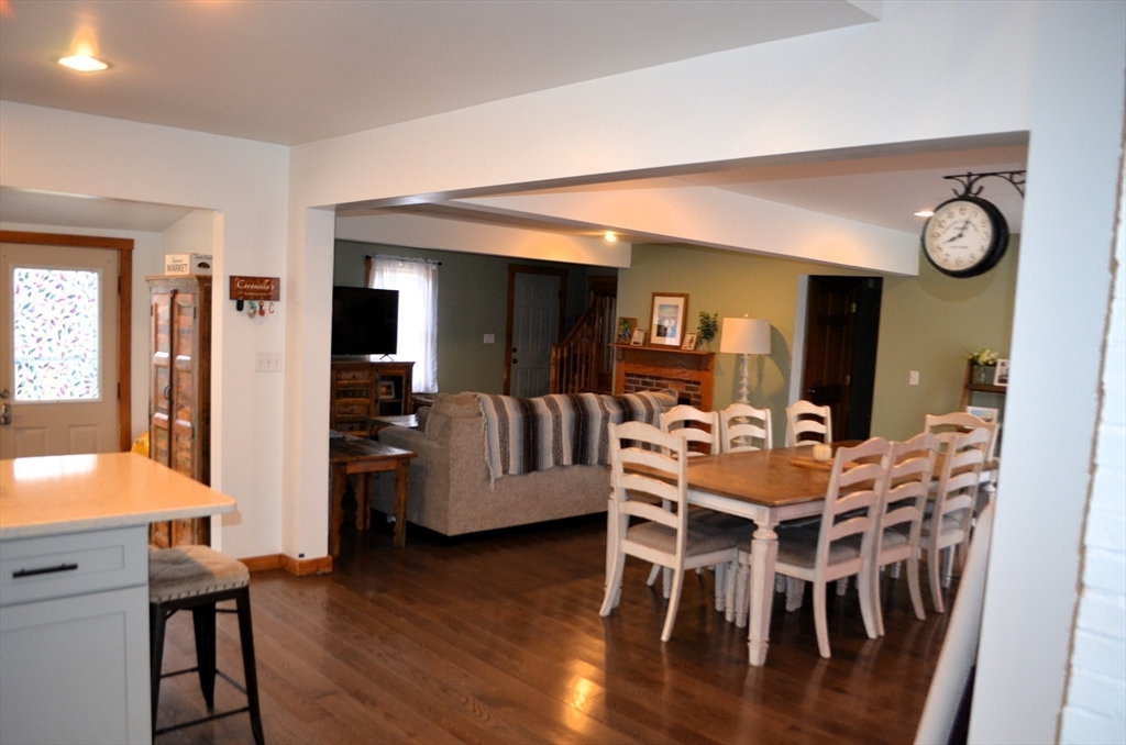 164 Acushnet Road Mattapoisett, MA 02739 - Photo 10 of 40 Gallery Image 10