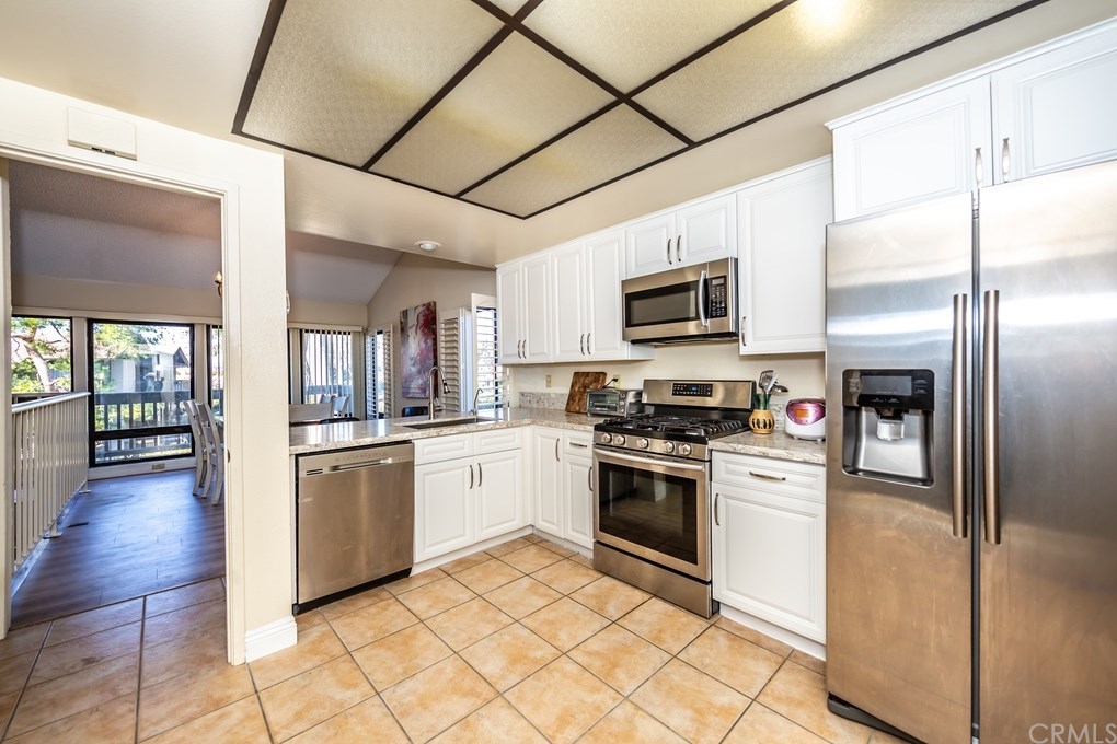 2 Lago Sud, Unit 1 Irvine, CA 92612 - Photo 19 of 37