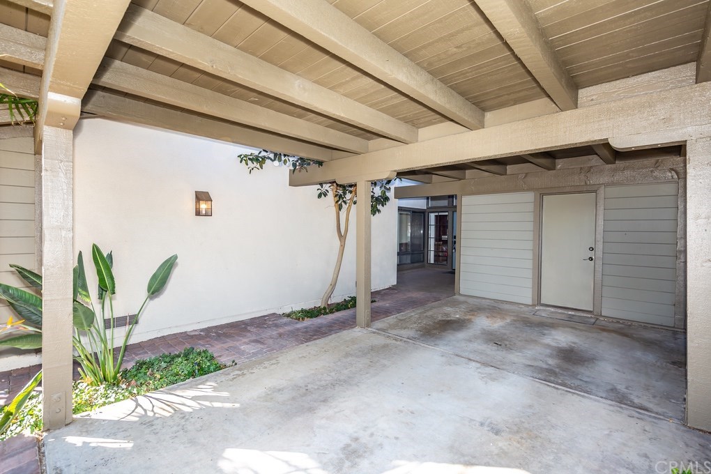 2 Lago Sud, Unit 1 Irvine, CA 92612 - Photo 4 of 37