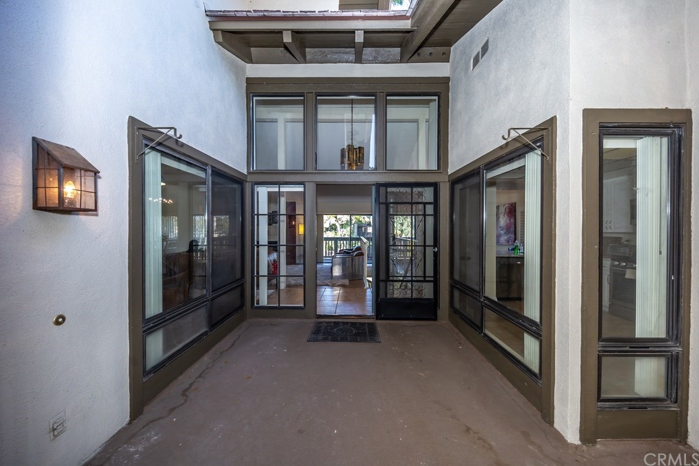 2 Lago Sud, Unit 1 Irvine, CA 92612 - Photo 5 of 37