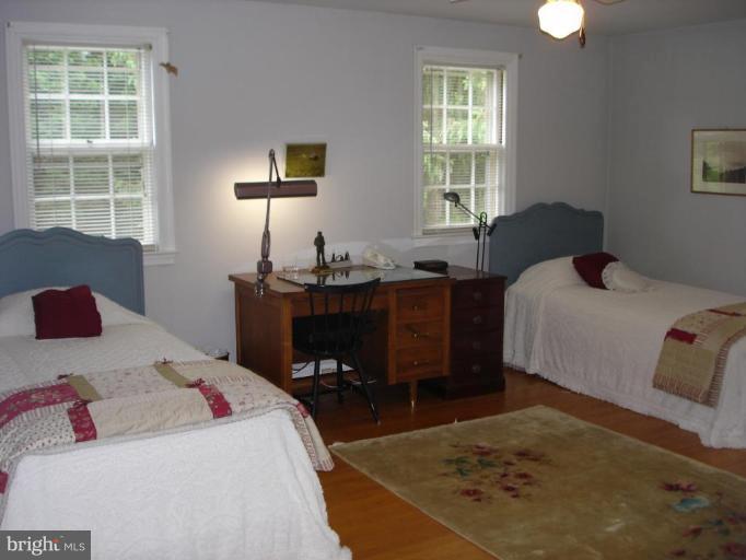 535 Valley View Road Towson, MD 21286 - Photo 15 of 24 16 x 13 2nd floor bedroom w/hdwd & ceiling fan