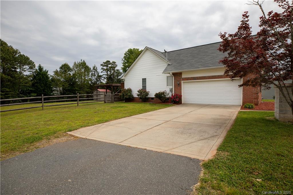 1431 Legion Road Fort Mill, SC 29715 - Photo 5 of 30 Gallery Image 5