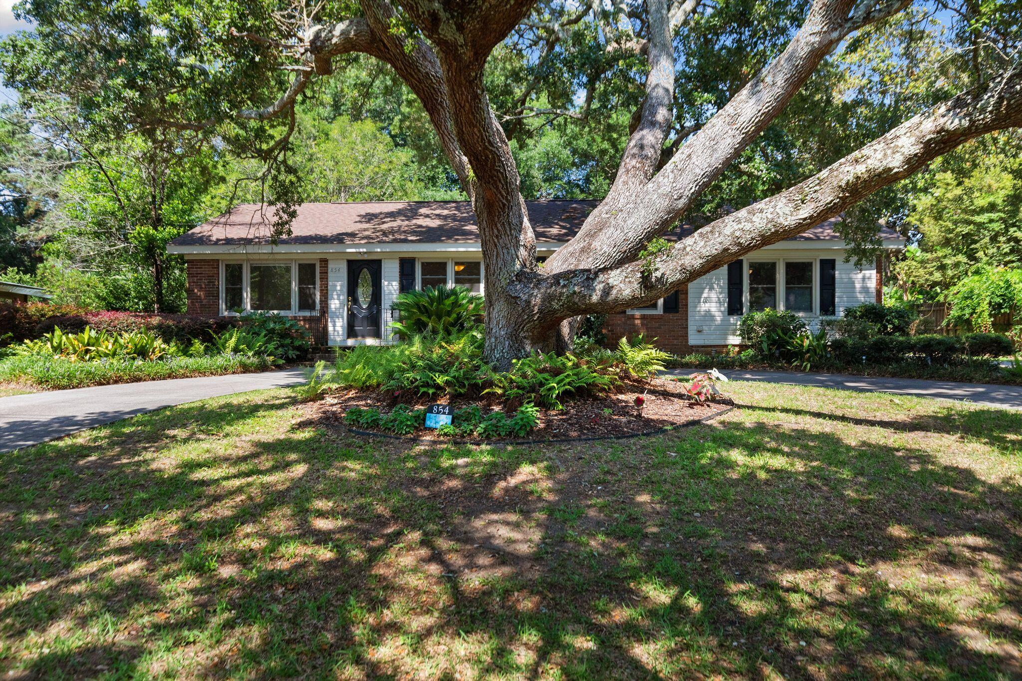 854 Montgomery Road Charleston, SC 29412 - Photo 3 of 42 854MontgomeryRd-KeenEyeMarketing-03