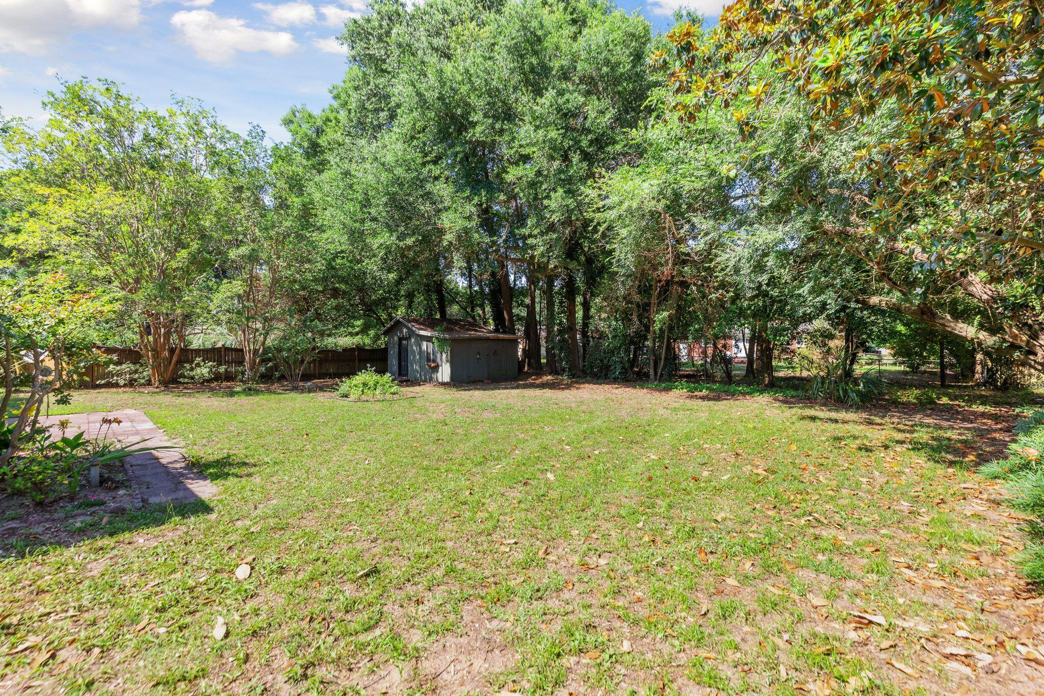 854 Montgomery Road Charleston, SC 29412 - Photo 35 of 42 854MontgomeryRd-KeenEyeMarketing-36