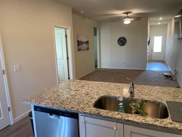 $2,500 | 39873 Fallbrook Avenue, North Branch, MN 55056