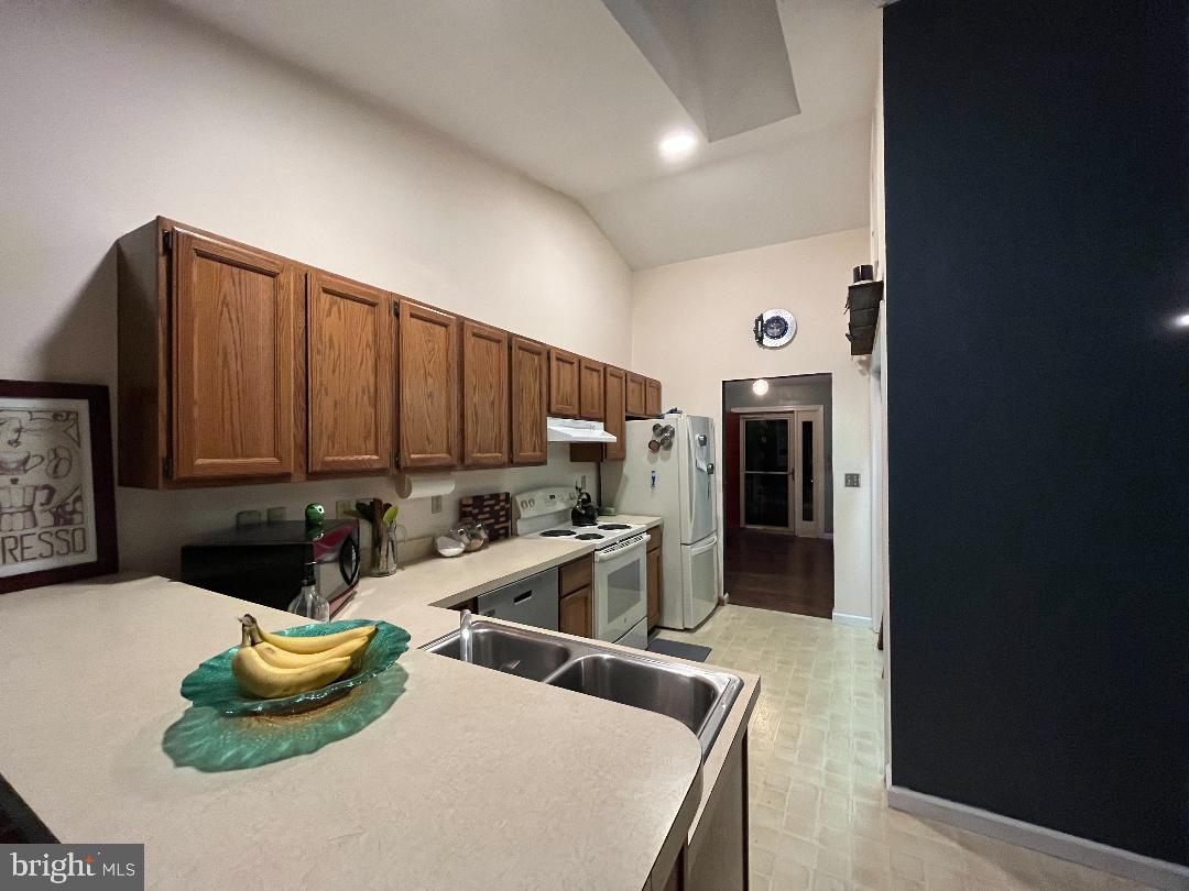 401 Happy Creek Road Locust Grove, VA 22508 - Photo 6 of 18 kitchen with breakfast bar also!