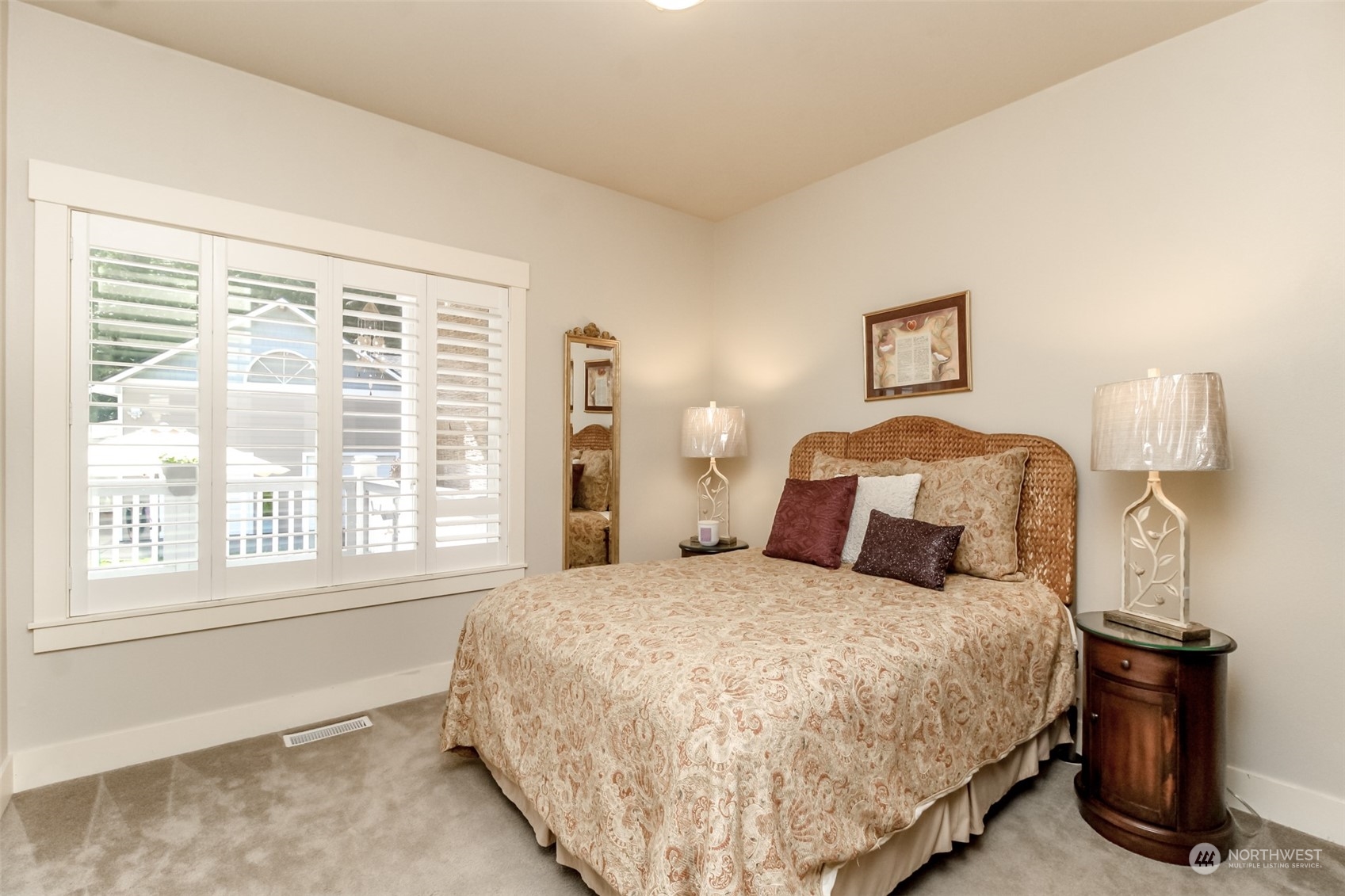5095 Northeast Hendrickson Road Poulsbo, WA 98370 - Photo 13 of 28 Gallery Image 13