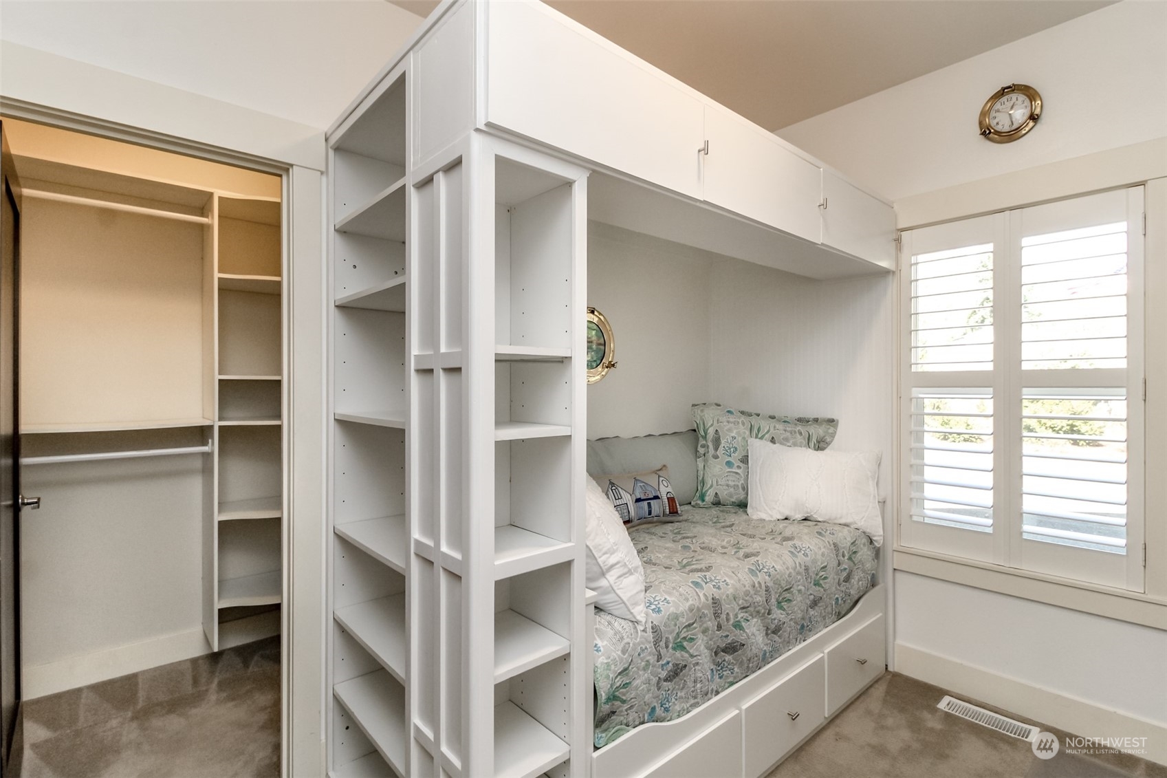 5095 Northeast Hendrickson Road Poulsbo, WA 98370 - Photo 15 of 28 Gallery Image 15