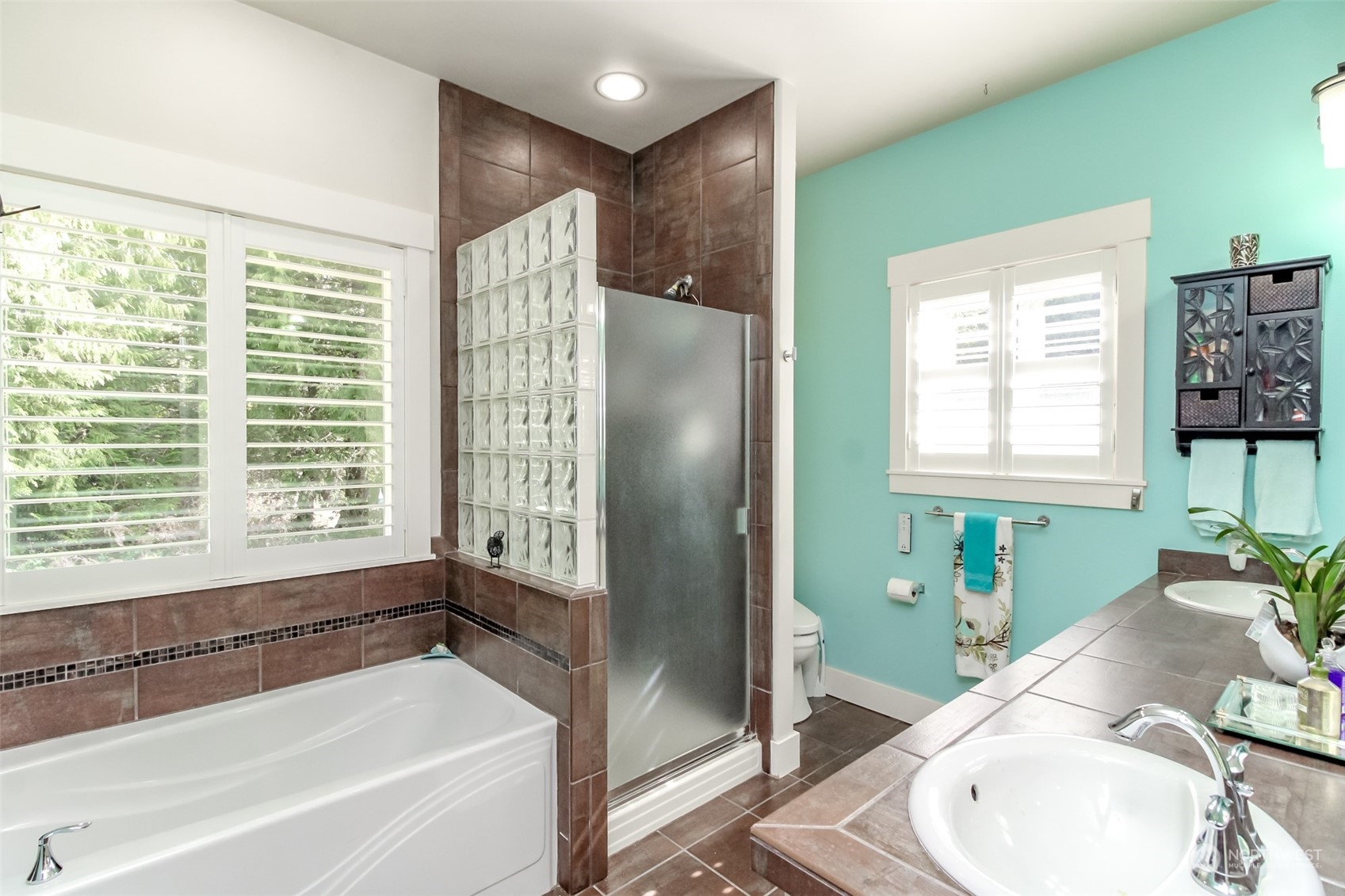5095 Northeast Hendrickson Road Poulsbo, WA 98370 - Photo 19 of 28 Gallery Image 19