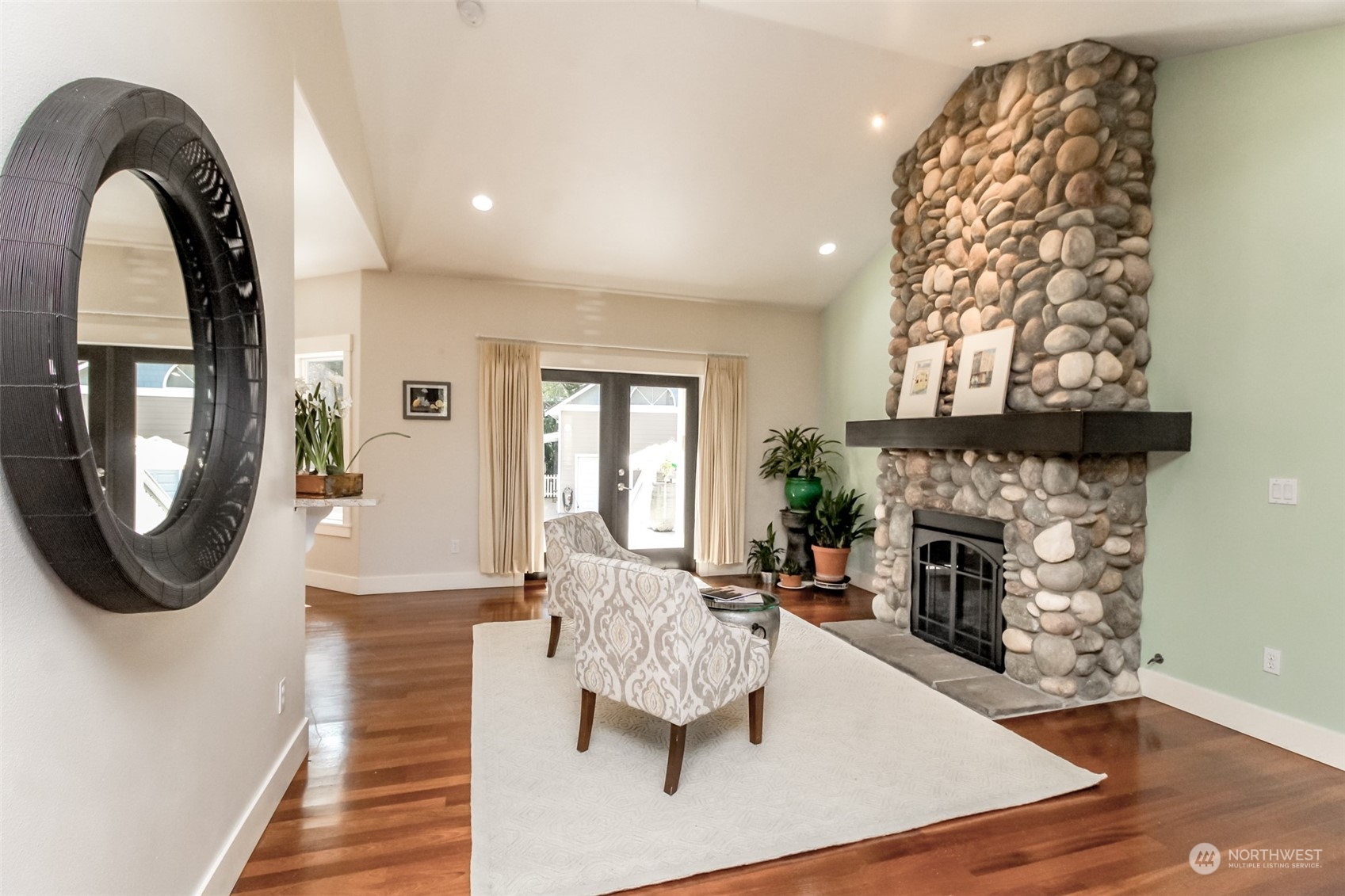 5095 Northeast Hendrickson Road Poulsbo, WA 98370 - Photo 4 of 28 Gallery Image 4