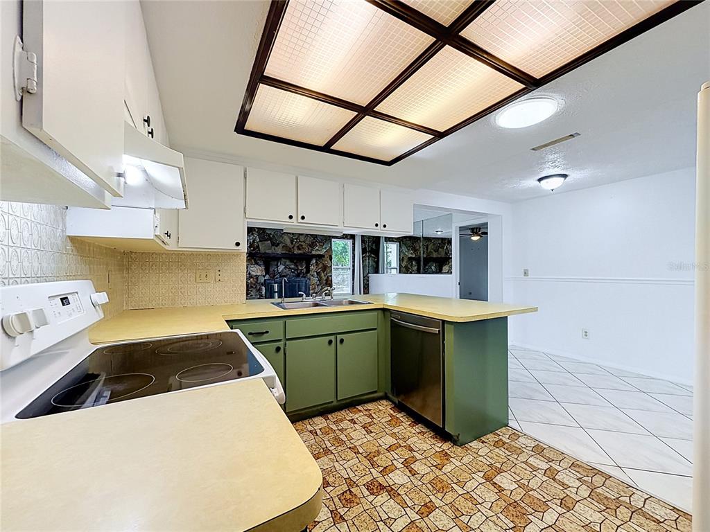 8846 Carmen Lane Port Richey, FL 34668 - Photo 16 of 55