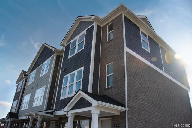2909 East Square Lake Road, Unit 6 Troy, MI 48085 - Photo 2 of 15