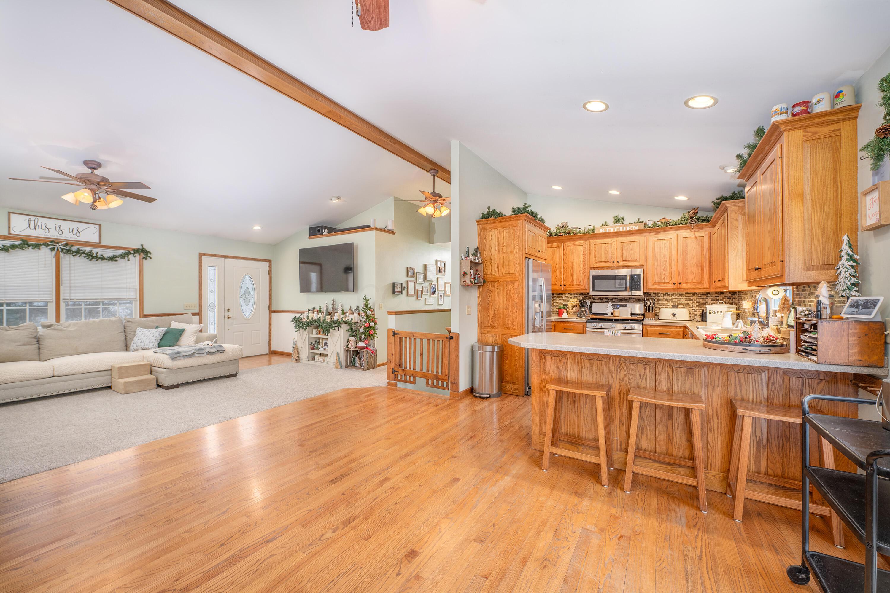 8359 New Delaware Road Mount Vernon, OH 43050 - Photo 2 of 25 8359ND_08