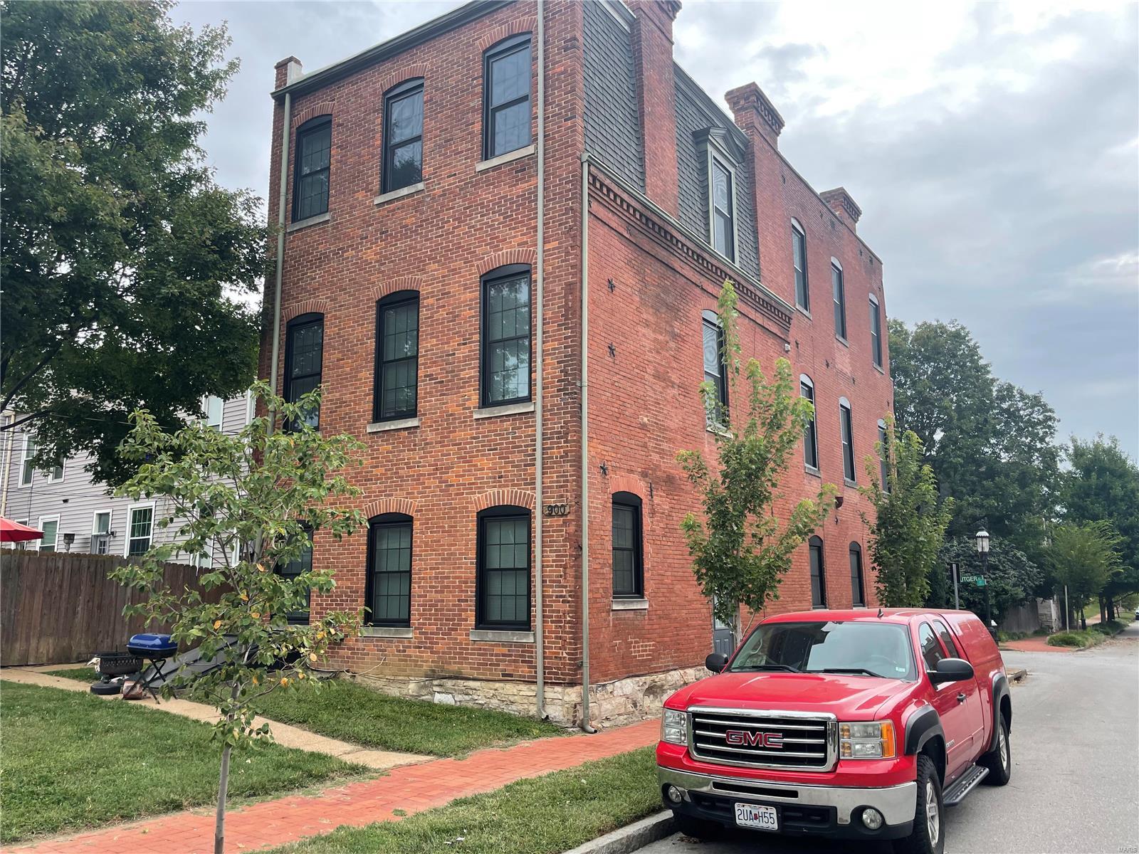900 Rutger Street St. Louis, MO 63104 - Photo 3 of 16 Gallery Image 3