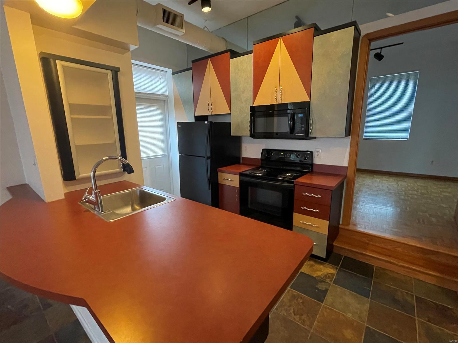 900 Rutger Street St. Louis, MO 63104 - Photo 4 of 16 Gallery Image 4