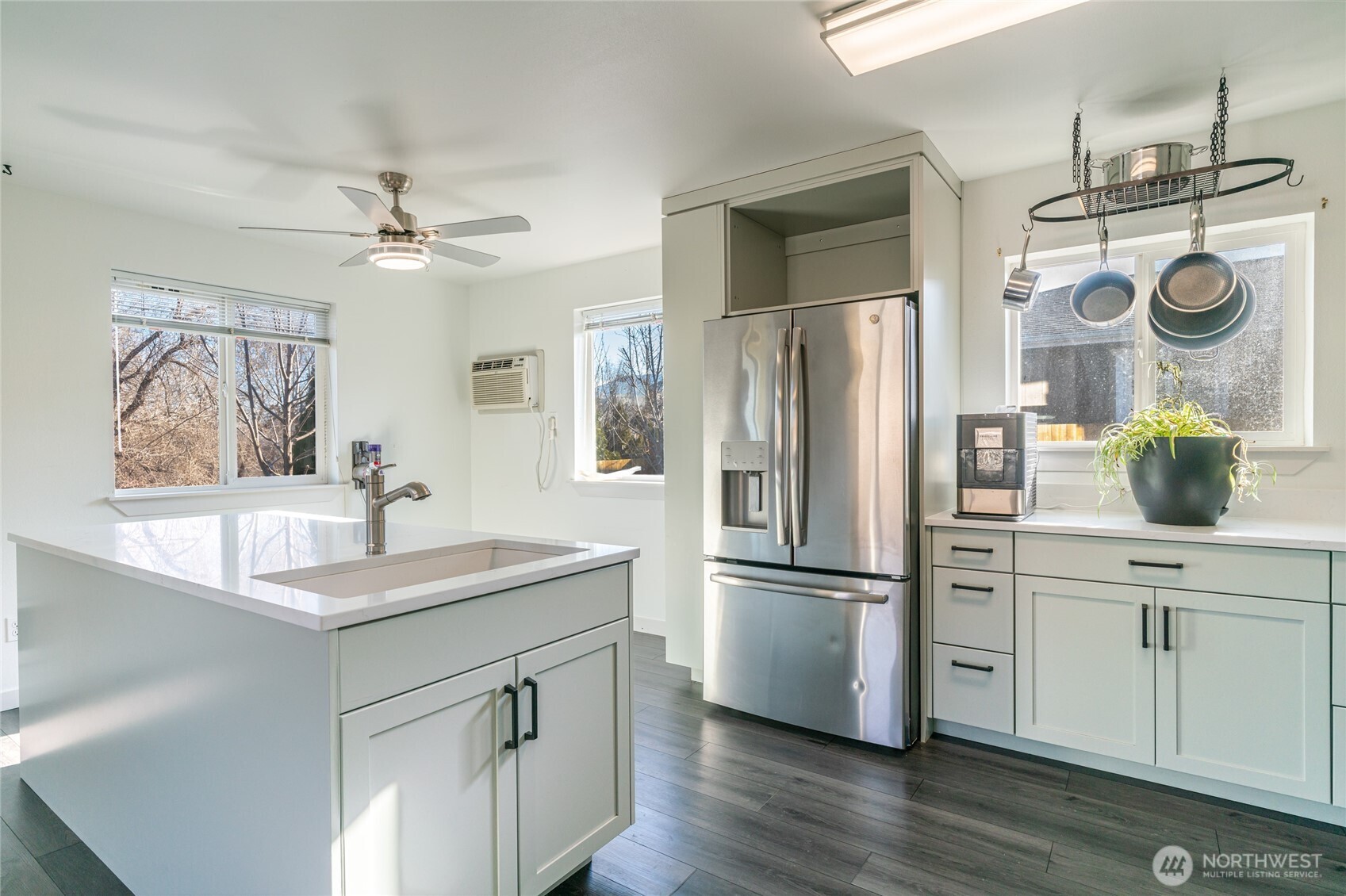 1704 Frances Court Wenatchee, WA 98801 - Photo 4 of 31