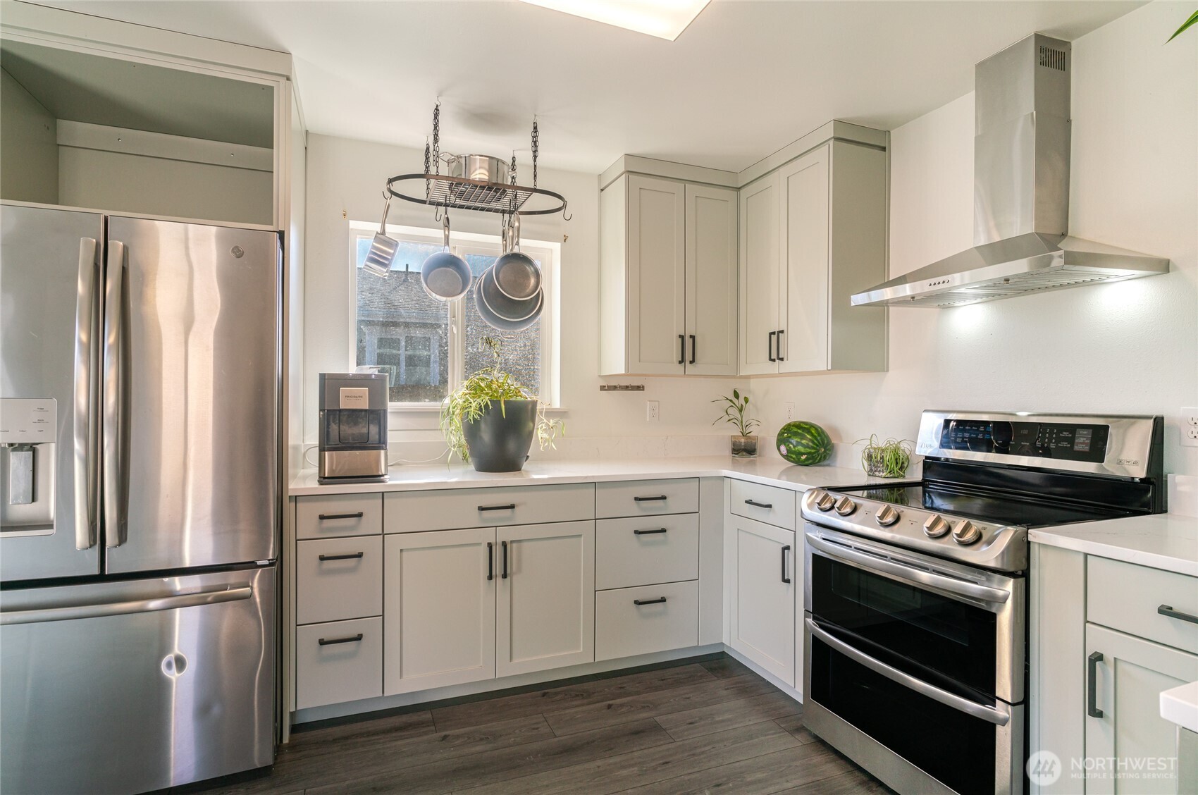 1704 Frances Court Wenatchee, WA 98801 - Photo 5 of 31