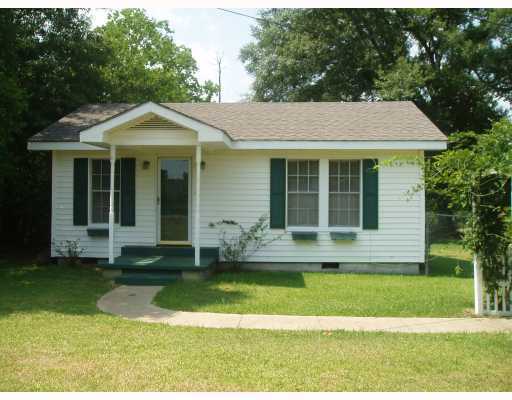 17240 Robinson Road Gulfport, MS 39503 - Photo 1 of 8 Primary Photo