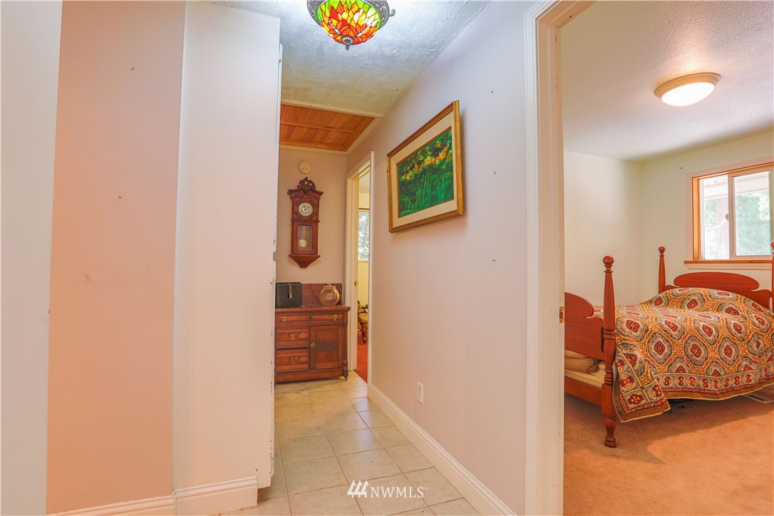 3505 Quade Road Clinton, WA 98236 - Photo 12 of 24 Gallery Image 12