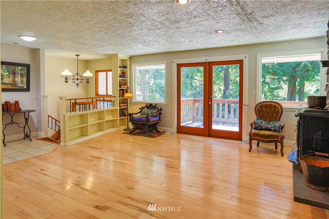 3505 Quade Road Clinton, WA 98236 - Photo 3 of 24 Gallery Image 3