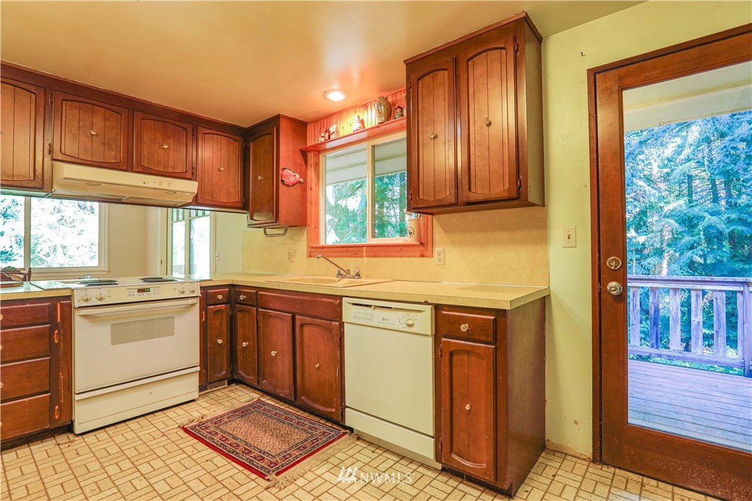 3505 Quade Road Clinton, WA 98236 - Photo 8 of 24 Gallery Image 8