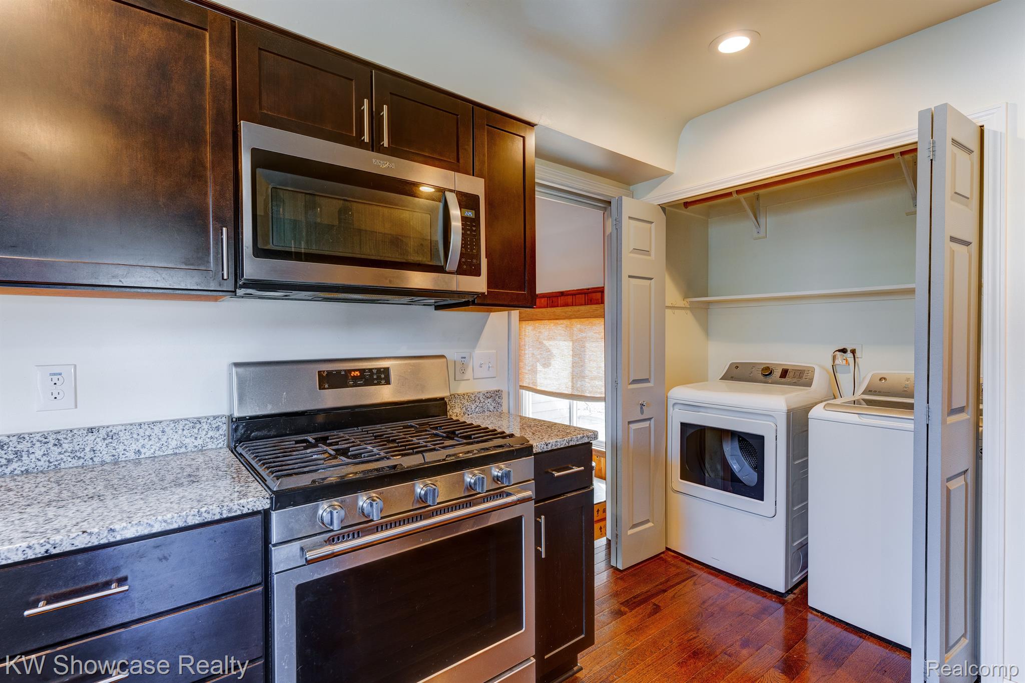 5693 Crescent Road Waterford, MI 48327 - Photo 12 of 56 Gallery Image 12