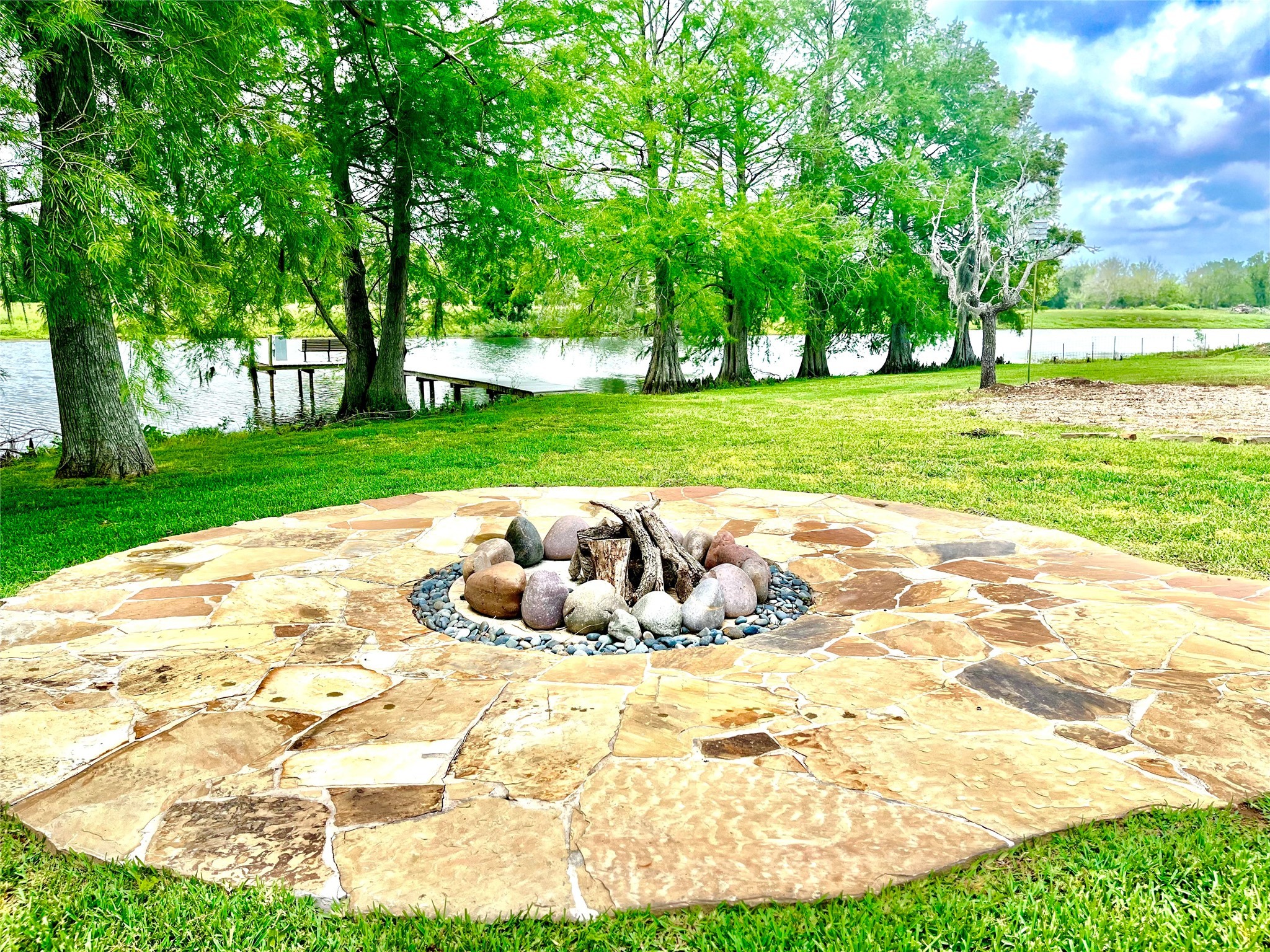 37243 FM 521 Road Bay City, TX 77414 - Photo 33 of 50 a view of a backyard with large trees