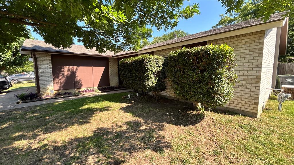 1117 High Point Road Arlington, TX 76015 - Photo 5 of 24