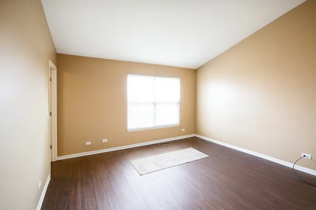 $2,600 | 518 Declaration Lane, Aurora, IL 60502