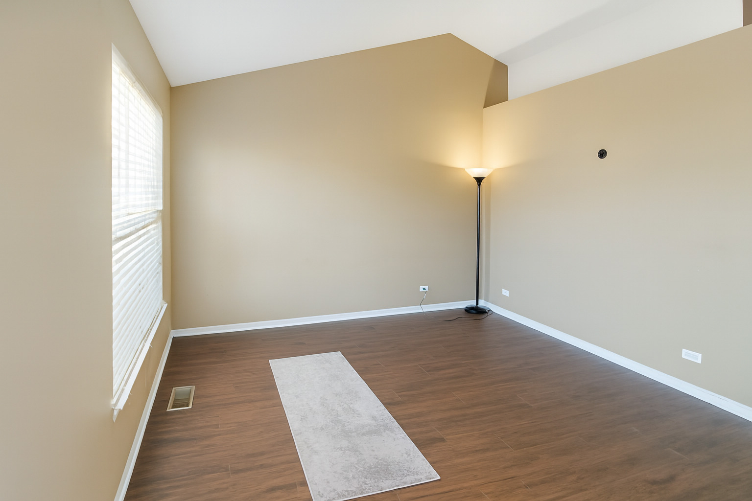 518 Declaration Lane Aurora, IL 60502 - Photo 3 of 3