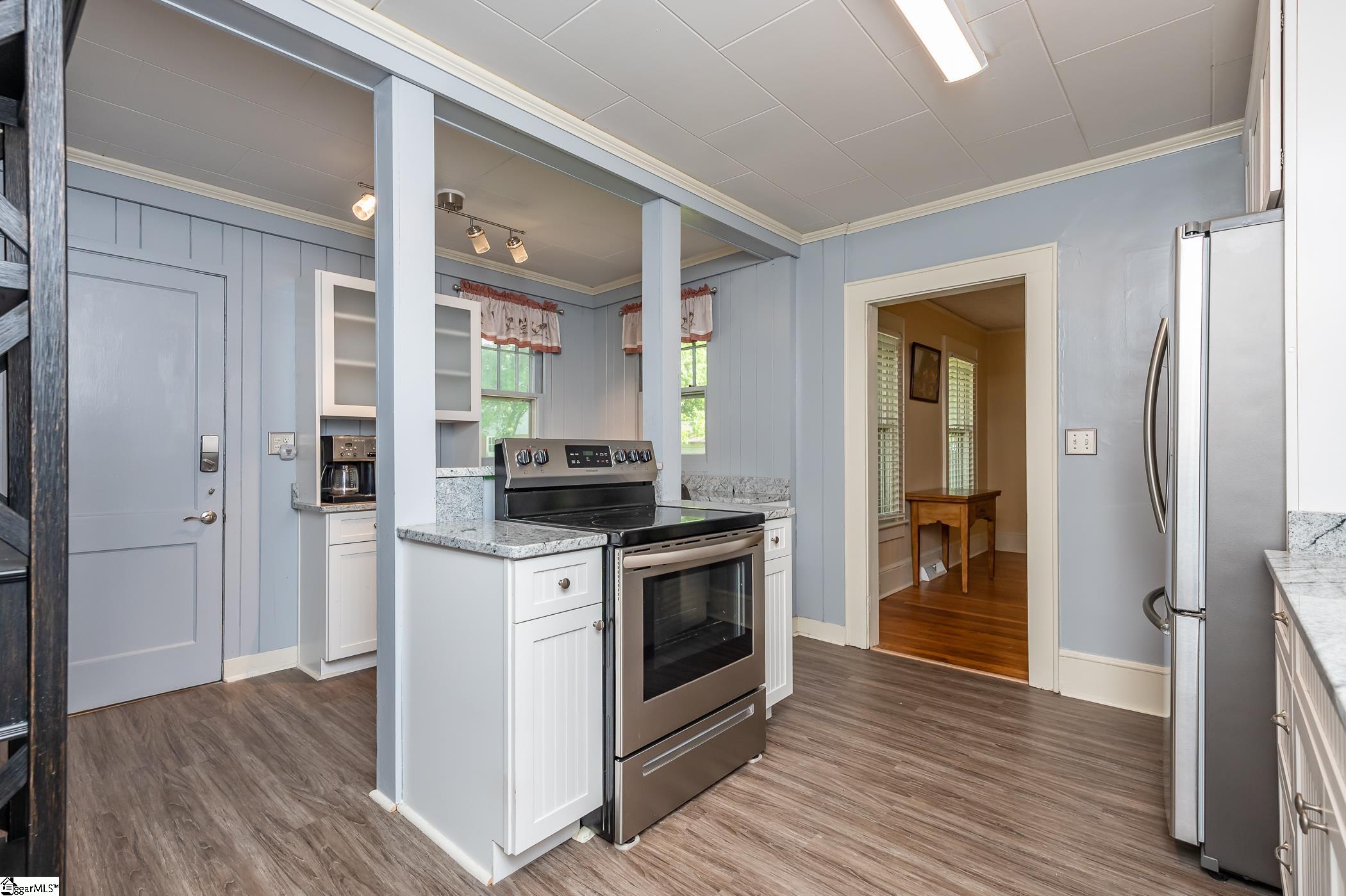 113 Grove Road Greenville, SC 29605 - Photo 15 of 36