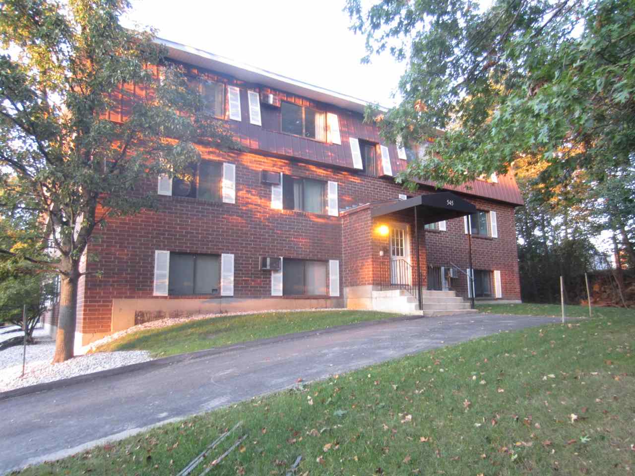 545 Calef Road, Unit 2 Manchester, NH 03103 - Photo 1 of 19