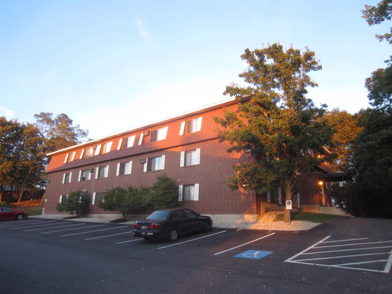 545 Calef Road, Unit 2 Manchester, NH 03103 - Photo 2 of 19