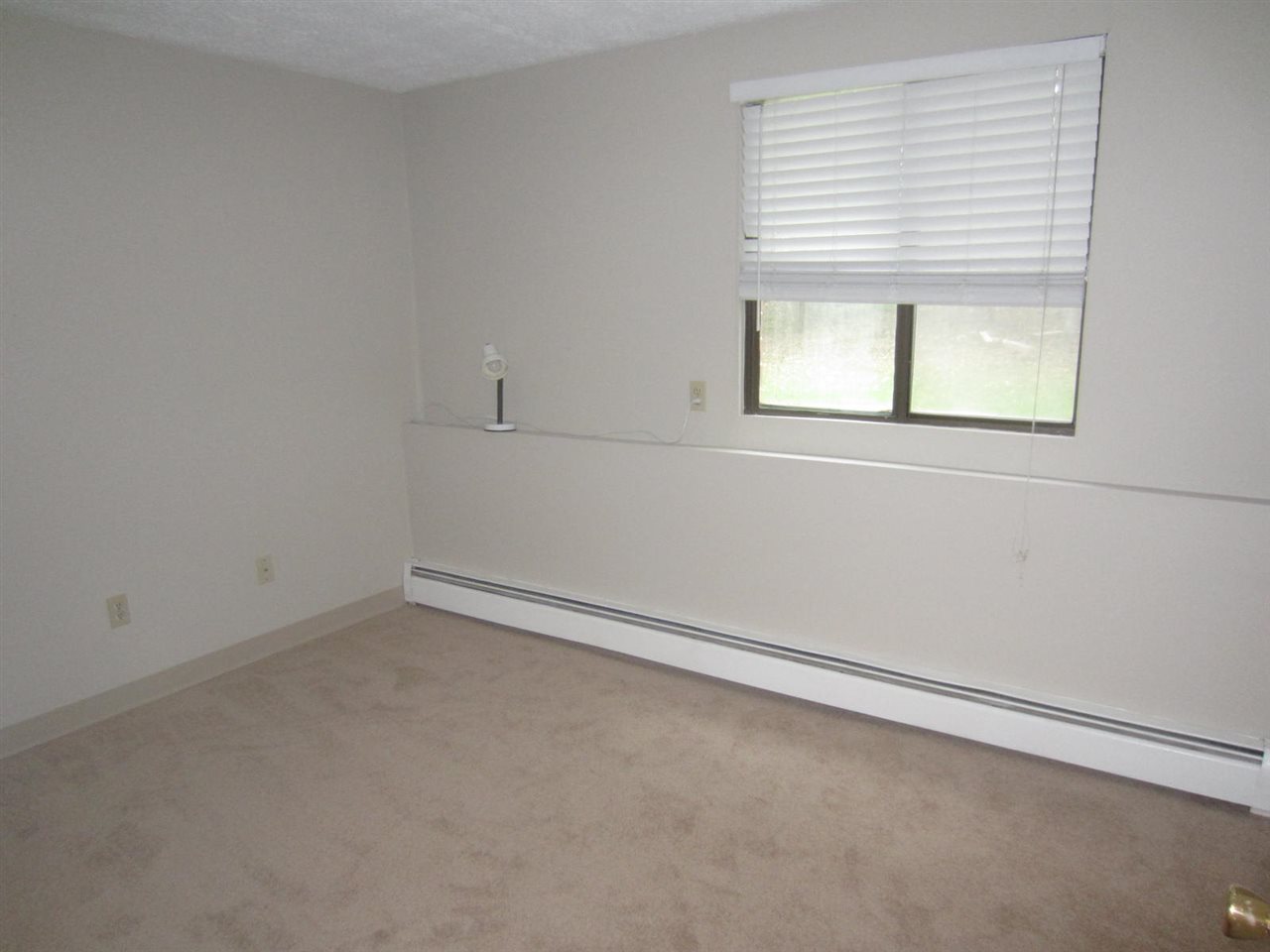 545 Calef Road, Unit 2 Manchester, NH 03103 - Photo 16 of 19