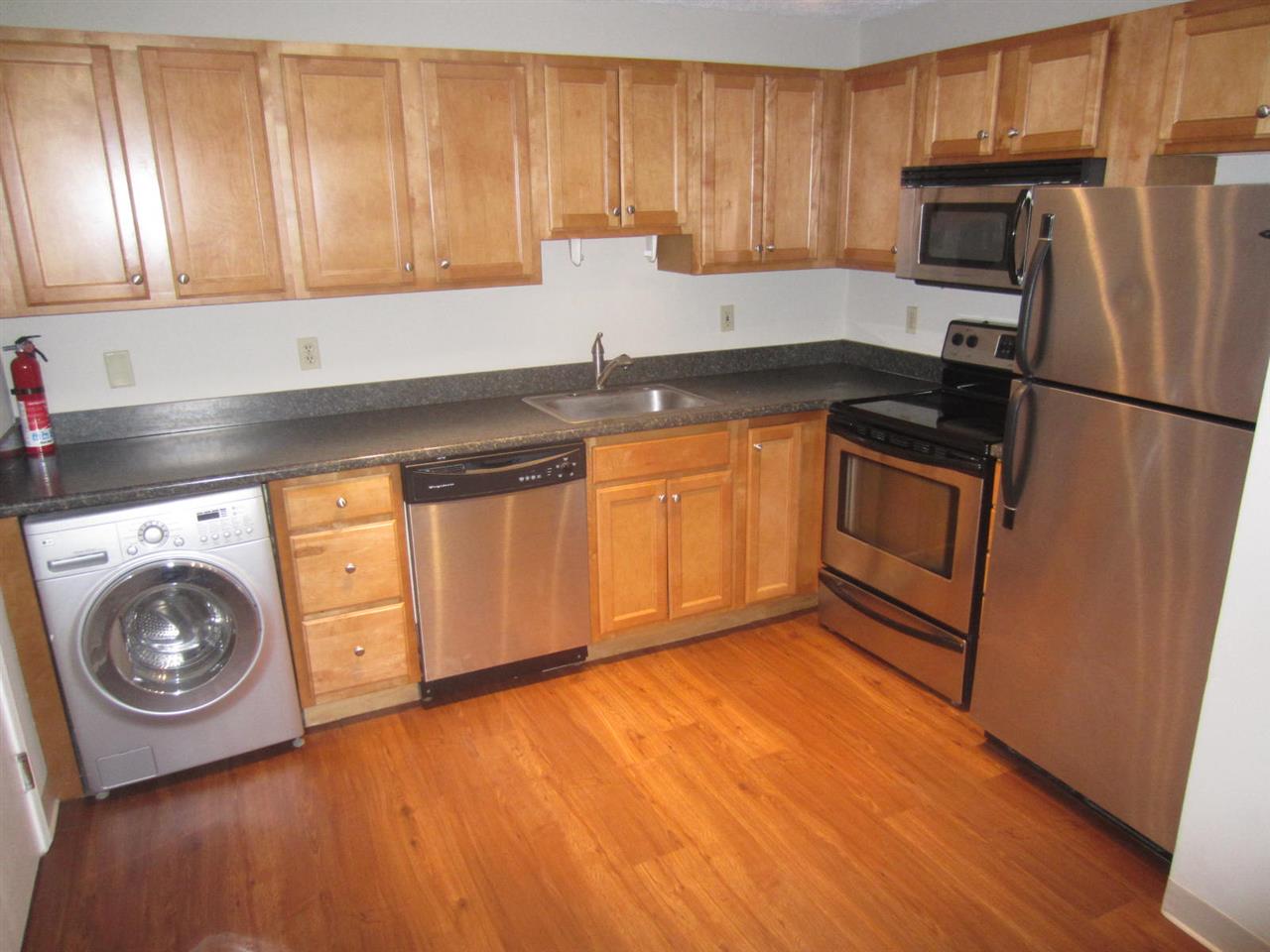 545 Calef Road, Unit 2 Manchester, NH 03103 - Photo 8 of 19