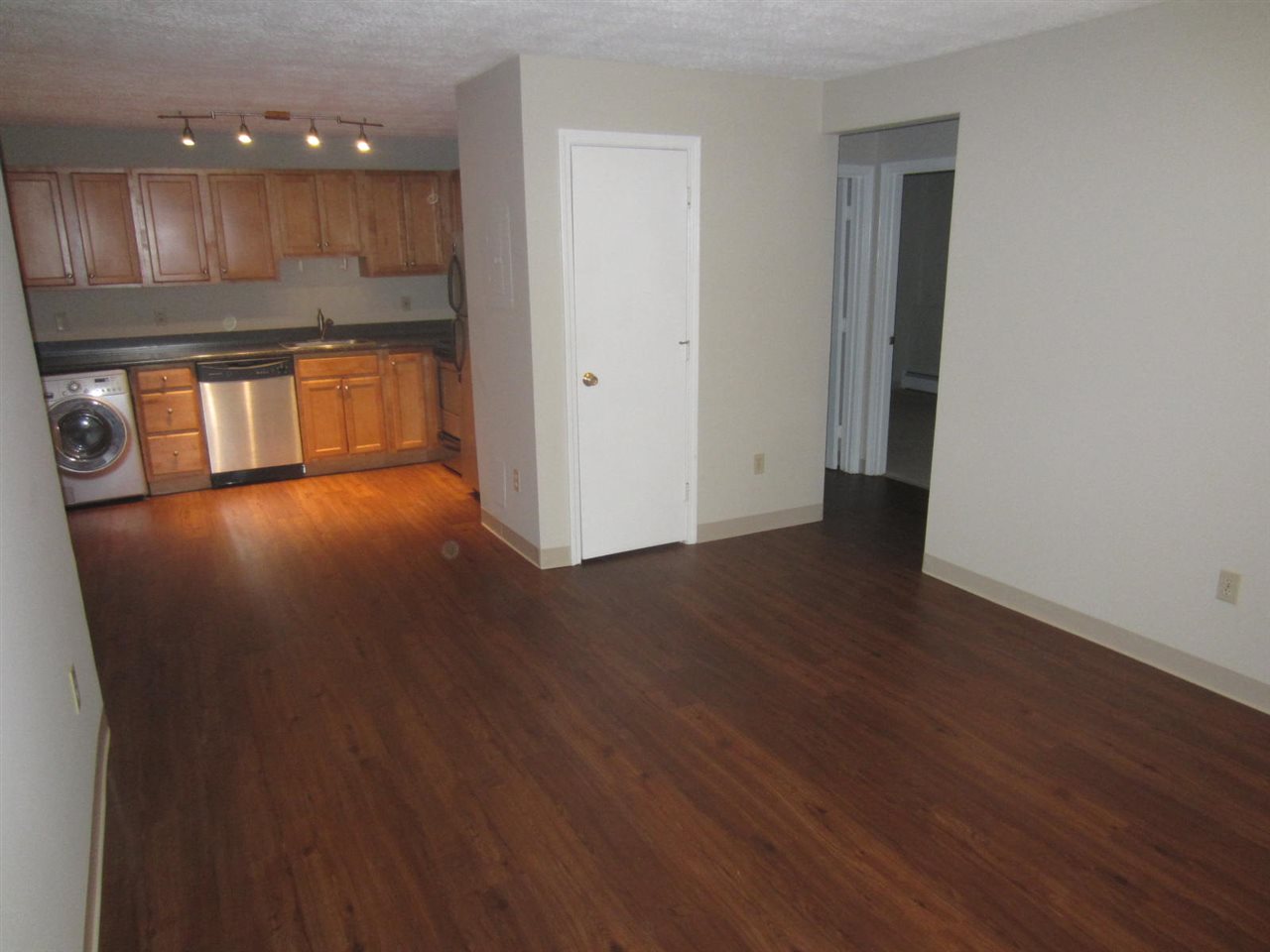 545 Calef Road, Unit 2 Manchester, NH 03103 - Photo 10 of 19