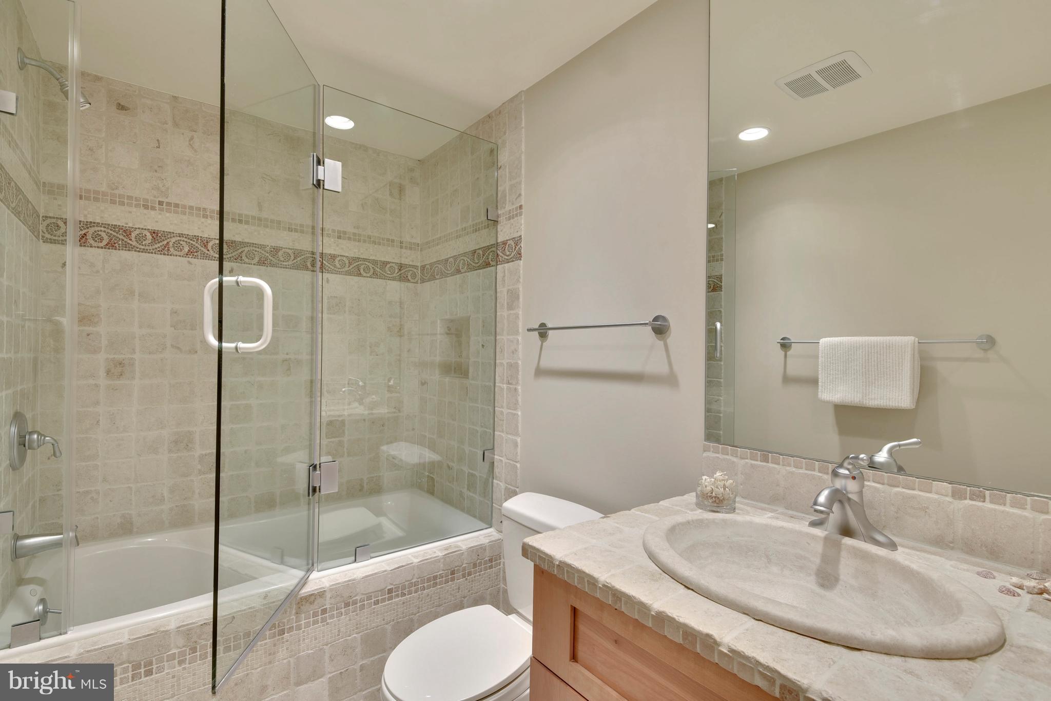 1301 Tucker Lane Silver Spring, MD 20905 - Photo 18 of 30 Bath