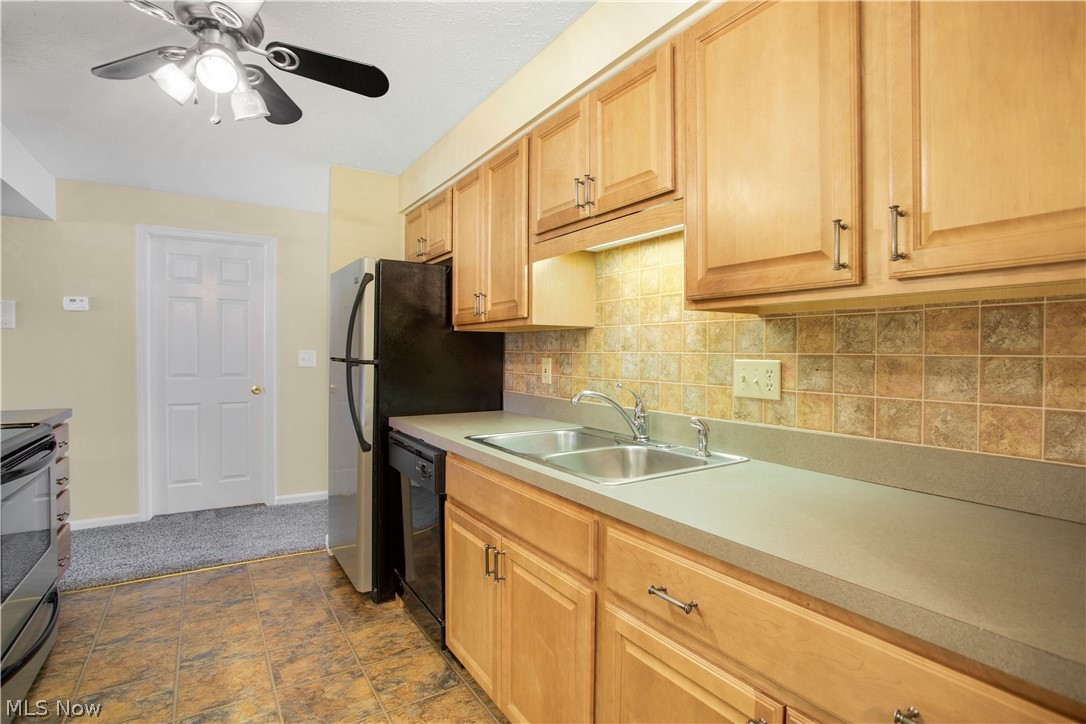 4750 Oak Point Road, Unit 104 Lorain, OH 44053 - Photo 10 of 34 Gallery Image 10
