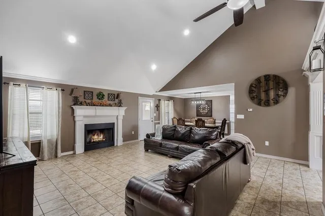 $305,000 | 111 Arizona Street, Van, TX 75790