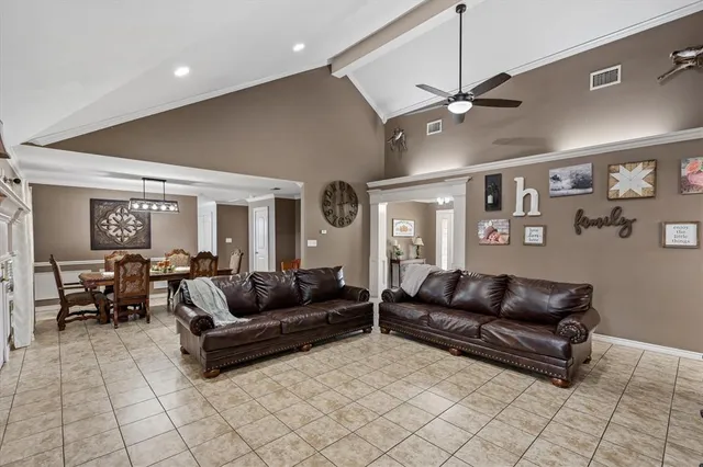 $305,000 | 111 Arizona Street, Van, TX 75790