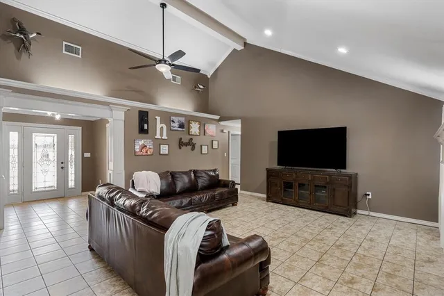 $305,000 | 111 Arizona Street, Van, TX 75790