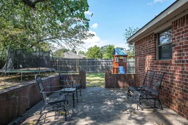 $305,000 | 111 Arizona Street, Van, TX 75790
