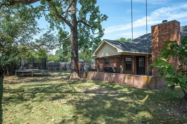 $305,000 | 111 Arizona Street, Van, TX 75790