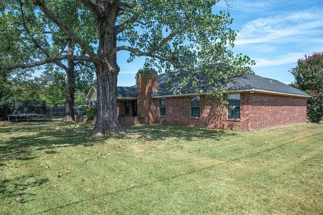 $305,000 | 111 Arizona Street, Van, TX 75790