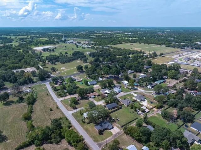 $305,000 | 111 Arizona Street, Van, TX 75790