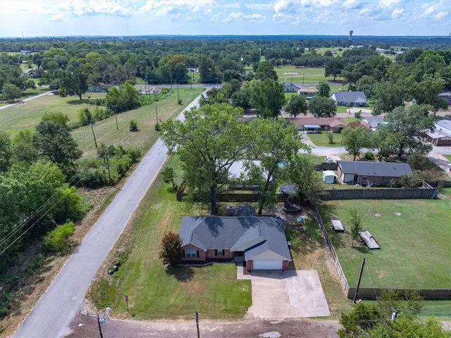 $305,000 | 111 Arizona Street, Van, TX 75790