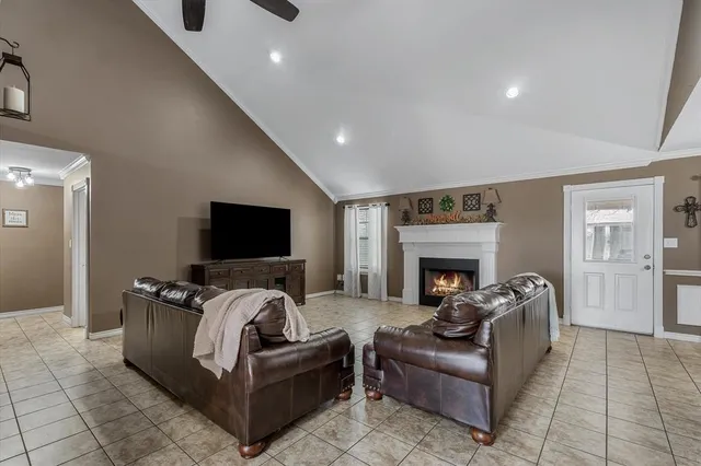 $305,000 | 111 Arizona Street, Van, TX 75790